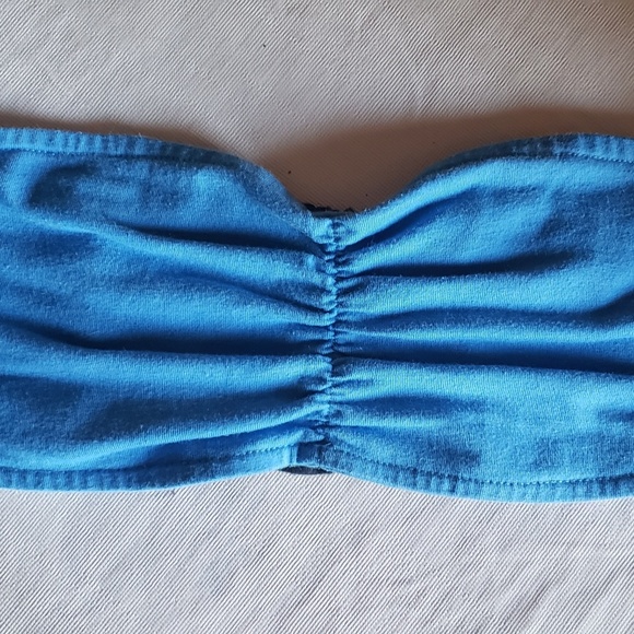 Roxy Bandeau - Picture 1 of 3